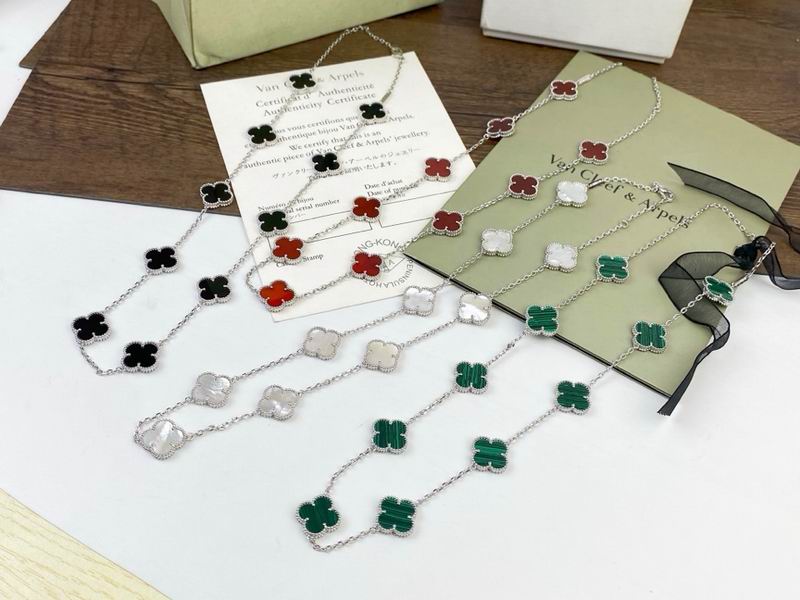 Van Cleef & Arpels necklace 11yxq07